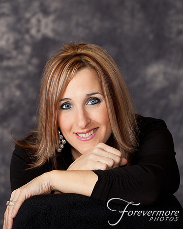 Woman Singer Head shot: Best of Both Worlds Entertainment